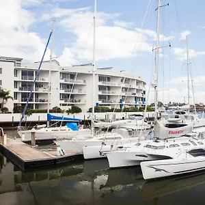 https://bluewater-point-resort.hotelssunshinecoast.net